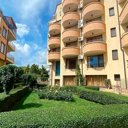 Апартаменты Three-room Свети-Влас
