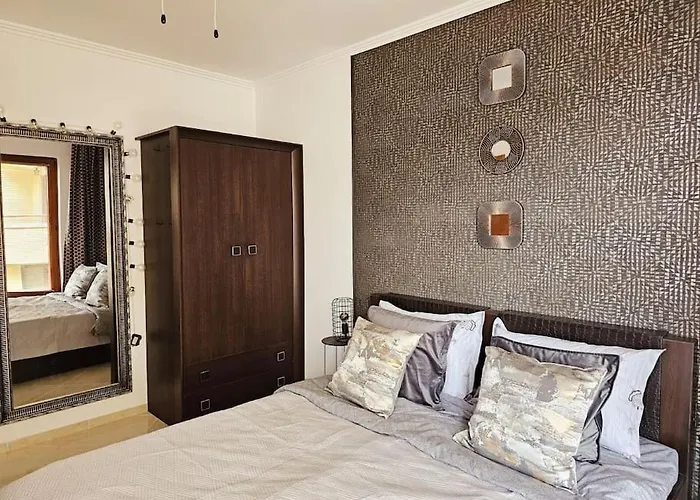 Three-room 아파트