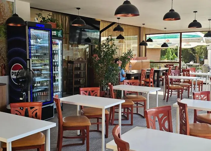 Three-room 아파트 *